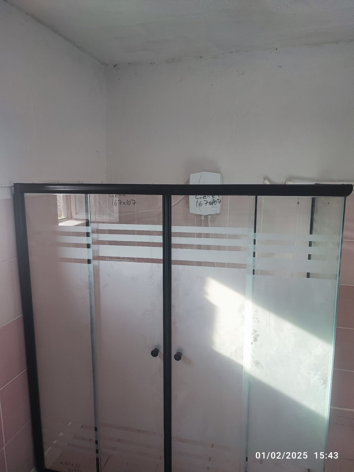 Selçuklu Sürgülü Siyah Profil Duşakabin - Konya Cam Balkon - GOM Proje Görseli 2